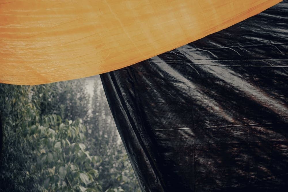 Folded sheeting material with visible texture